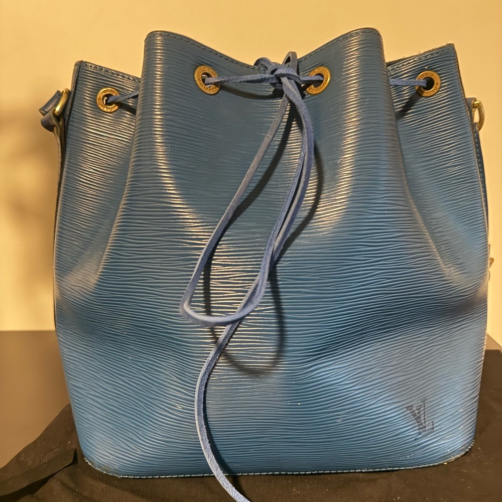 Louis Vuitton Azure Blue Noe Shoulder Bag (Authentic)